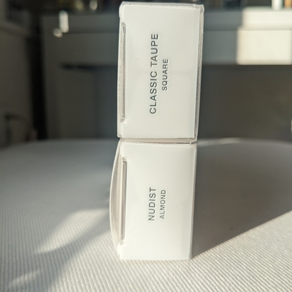 NEW 2 sets of Static Press On Nails in Nudist Almond and Classic Taupe Square - Picture 3 of 5